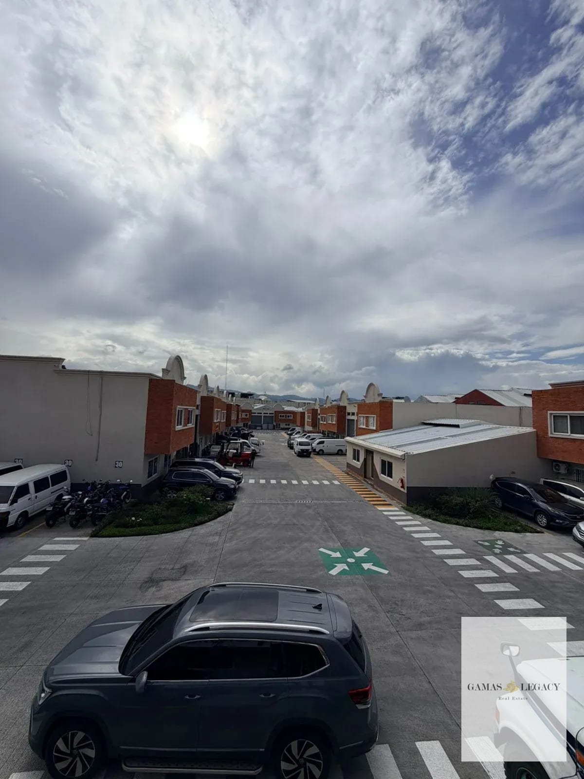 ESPACIO PARA OFICINA EN RENTA | DISTRIBODEGAS FIORI II | CONDADO NARANJO — Oficina en Alquiler en Condado Naranjo, Zona 4 Mixco, Guatemala, Ciudad — foto 1 de 15