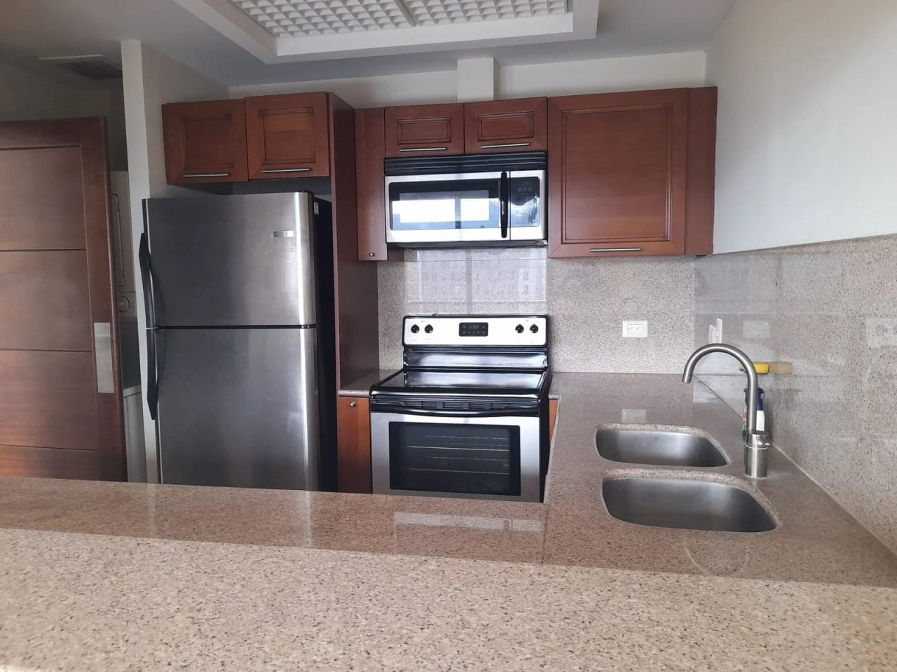 VENDO APTO Z.10 EDIF. MIRAFIORI REF.6827 — Apartamento en Venta en Zona 10, Guatemala, Ciudad — foto 16 de 16