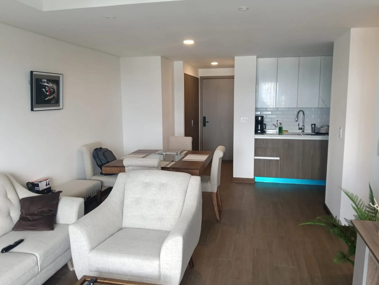 RENTO APTO AMUEBLADO/EQUIPADO Z.16 VH4 NARU16 REF.6890 — Apartamento en Alquiler en Zona 16, Guatemala, Ciudad — foto 10 de 12