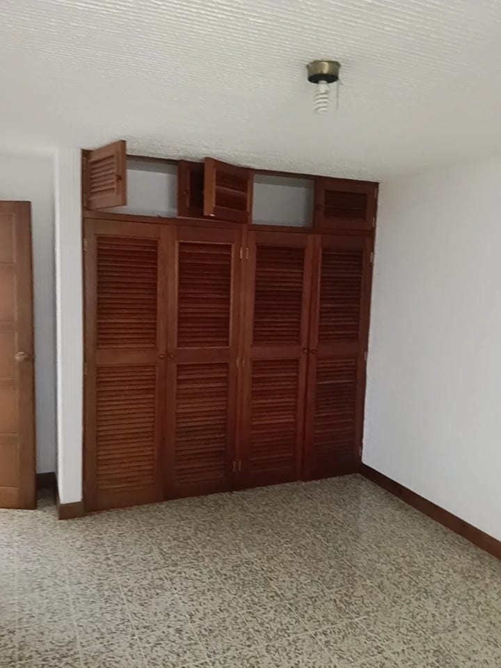 RENTO CASA DE 4 HAB ZONA 10 VILLA MARQUEZ REF.6934 — Casa en Alquiler en Zona 10, Guatemala, Ciudad — foto 5 de 17