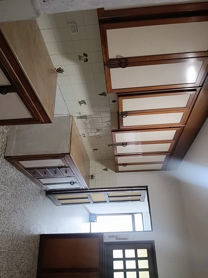 RENTO CASA DE 4 HAB ZONA 10 VILLA MARQUEZ REF.6934 *3 PARQUEOS, CUARTO SERV, 4 HAB, 3.5 BAÑOS, SALA FAM* — Casa en Alquiler en Zona 10, Guatemala, Ciudad — foto 7 de 13