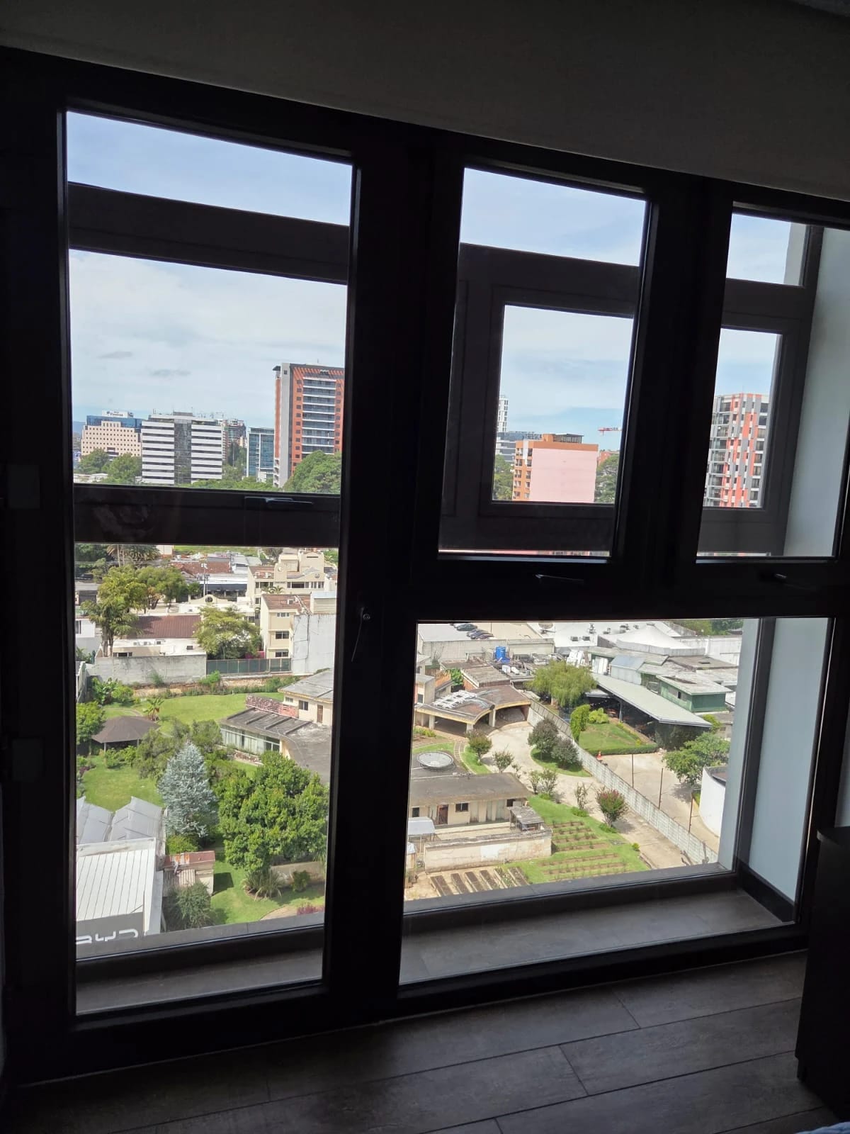 RENTO APTO AMUEBLADO Z.10 EDIF URBANA REF.6935 *2 HAB, 2.5 BAÑOS, 2 PARQUEOS, 88M2, $1200* — Apartamento en Alquiler en Zona 10, Guatemala, Ciudad — foto 11 de 15