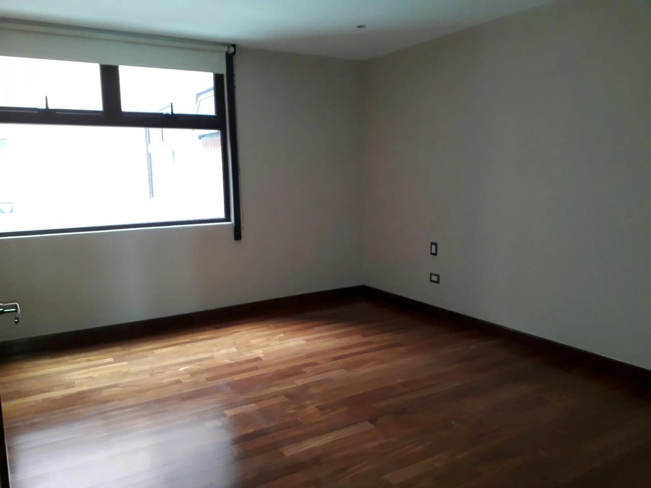VENDO APTO Z.10 EDIF. MIRAFIORI REF.6827 *110 M2, 2 HAB, 2 BAÑOS, 2 PARQUEOS — Apartamento en Venta en Zona 10, Guatemala, Ciudad — foto 4 de 16