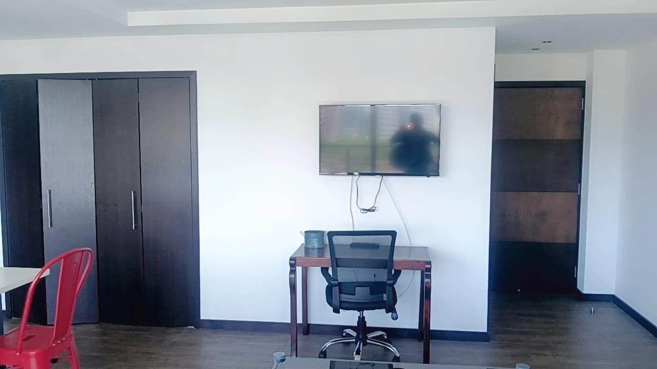 RENTO APTO AMUEBLADO Z.10 EDIF URBANA REF.6935 *2 HAB, 2.5 BAÑOS, 2 PARQUEOS, 88M2, $1200* — Apartamento en Alquiler en Zona 10, Guatemala, Ciudad — foto 4 de 17