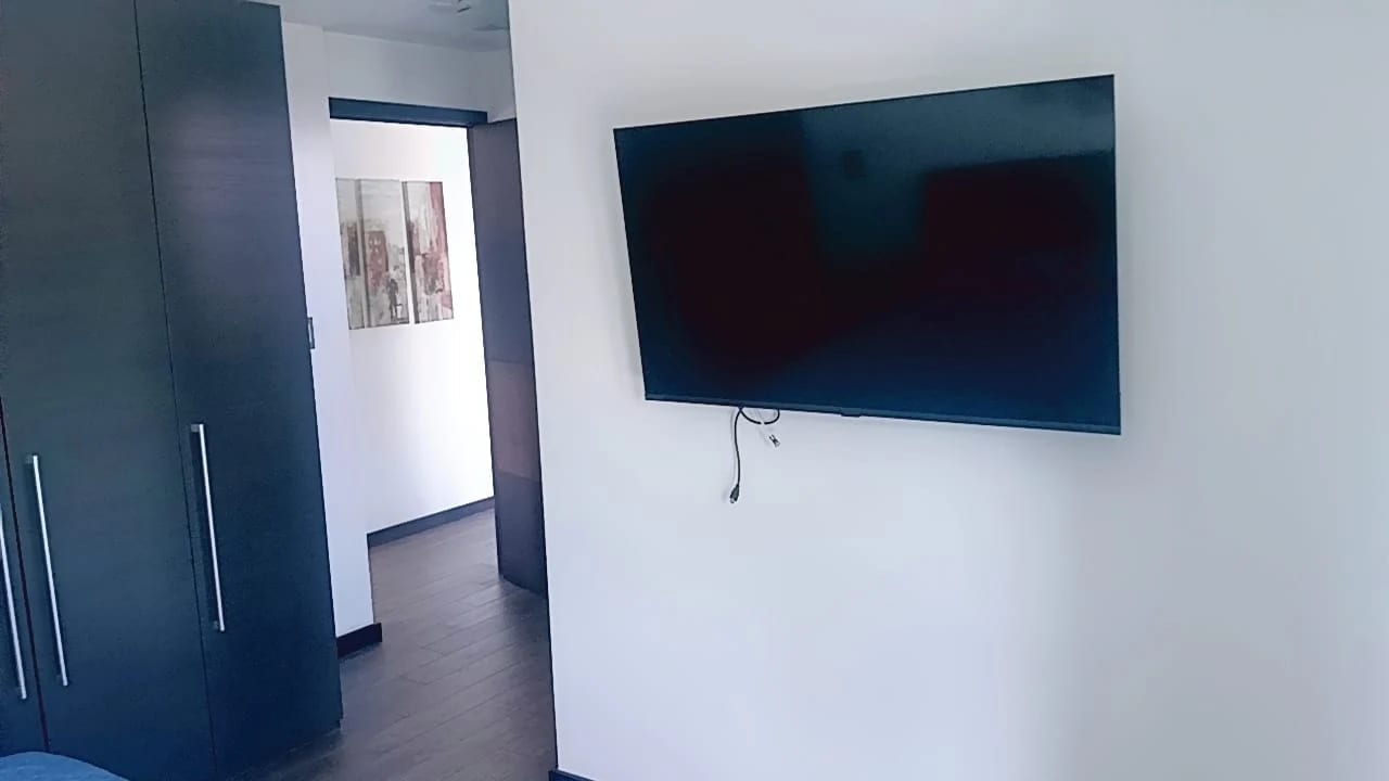 RENTO APTO AMUEBLADO Z.10 EDIF URBANA REF.6935 *2 HAB, 2.5 BAÑOS, 2 PARQUEOS, 88M2, $1200* — Apartamento en Alquiler en Zona 10, Guatemala, Ciudad — foto 5 de 17