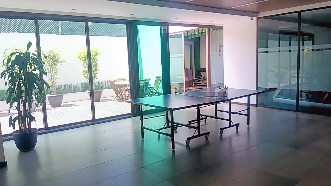 RENTO APTO AMUEBLADO Z.10 EDIF URBANA REF.6935 *2 HAB, 2.5 BAÑOS, 2 PARQUEOS, 88M2, $1200* — Apartamento en Alquiler en Zona 10, Guatemala, Ciudad — foto 9 de 17