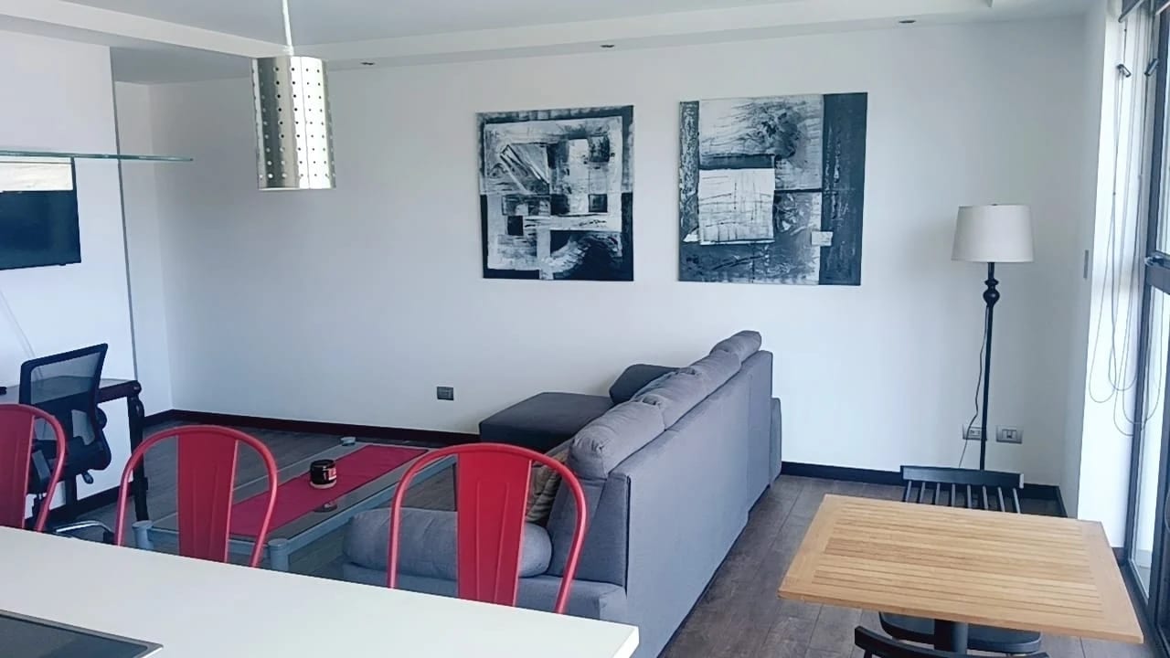 RENTO APTO AMUEBLADO Z.10 EDIF URBANA REF.6935 *2 HAB, 2.5 BAÑOS, 2 PARQUEOS, 88M2, $1125* — Apartamento en Alquiler en Zona 9, Guatemala, Ciudad — foto 1 de 17