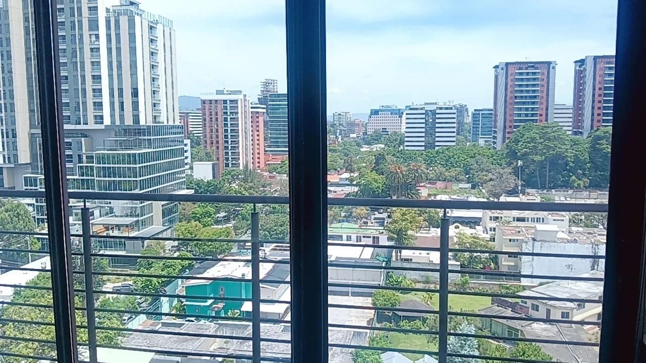 RENTO APTO AMUEBLADO Z.10 EDIF URBANA REF.6935 *2 HAB, 2.5 BAÑOS, 2 PARQUEOS, 88M2, $1125* — Apartamento en Alquiler en Zona 10, Guatemala, Ciudad — foto 4 de 16