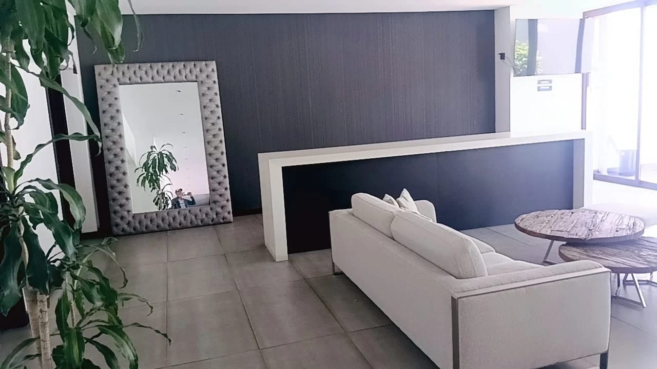 RENTO APTO AMUEBLADO Z.10 EDIF URBANA REF.6935 *2 HAB, 2.5 BAÑOS, 2 PARQUEOS, 88M2, $1125* — Apartamento en Alquiler en Zona 10, Guatemala, Ciudad — foto 12 de 16