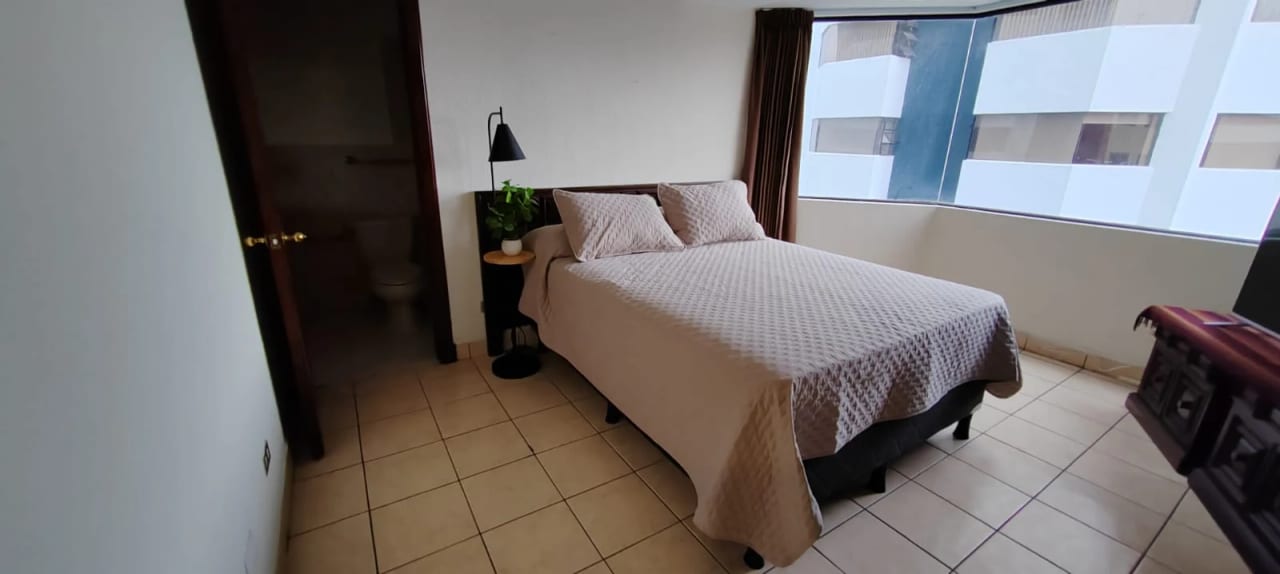 RENTO APTO AMUEBLADO ZONA 14 EDIF. VILLA EL BOSQUE REF.6938 *2 HAB, 2 BAÑOS, 1 PARQ — Apartamento en Alquiler en Zona 14, Guatemala, Ciudad — foto 5 de 13