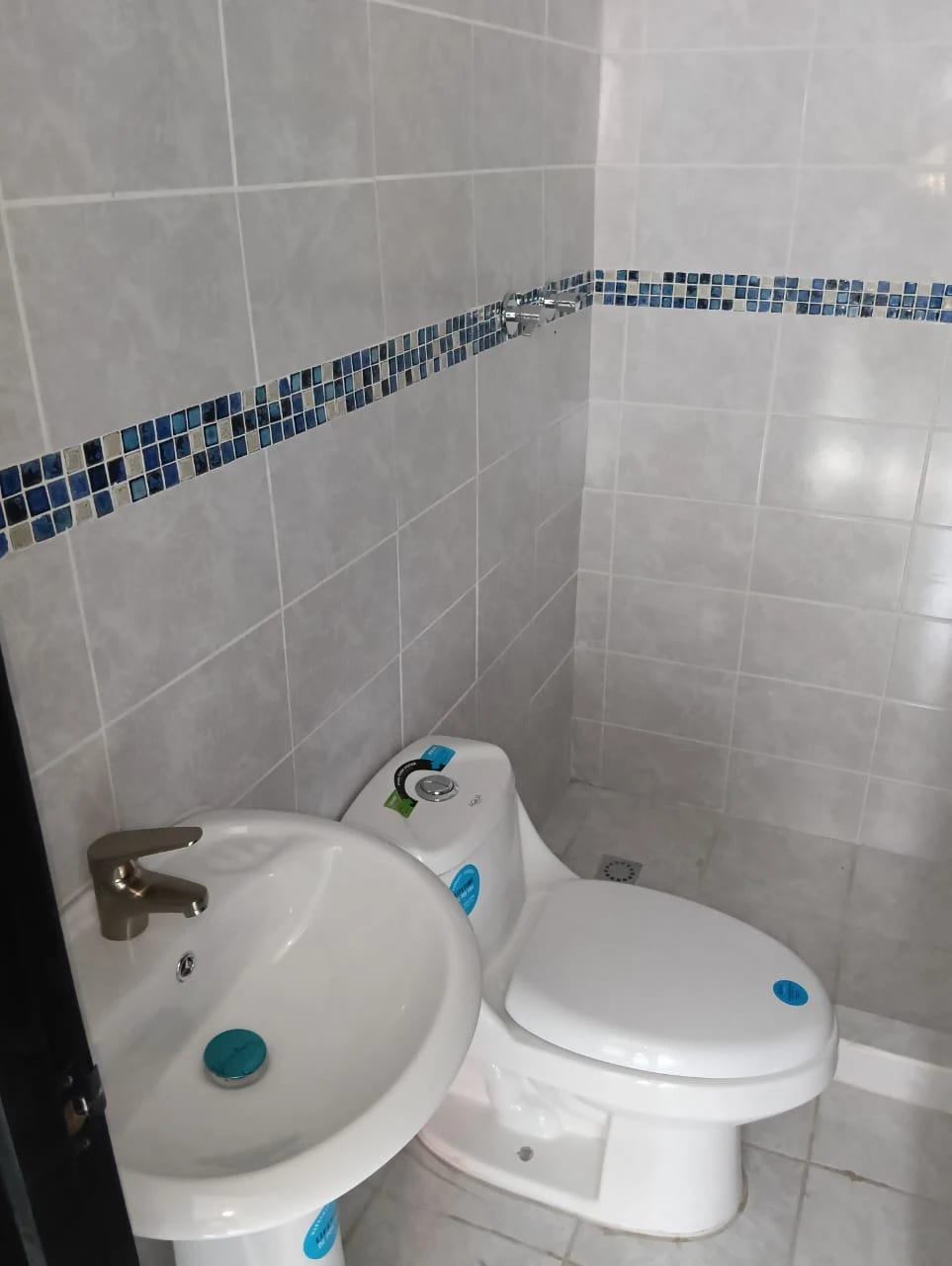 VENDO ULTIMO APTO NUEVO CONDOMINIO VISTAS DE HACIENDA REAL Z.16 REF.6698B *2 HAB, 1 BAÑO, 2 PARQUEOS, 75.76 M2, Q.707,500* — Apartamento en Venta en Zona 16, Guatemala, Ciudad — foto 7 de 17