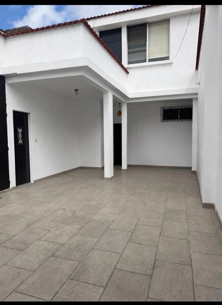 VENDO CASA ZONA 1 POR LA IGLESIA LA RECOLECCIÓN REF.6939 — Casa en Venta en Zona 1, Guatemala, Ciudad — foto 1 de 17