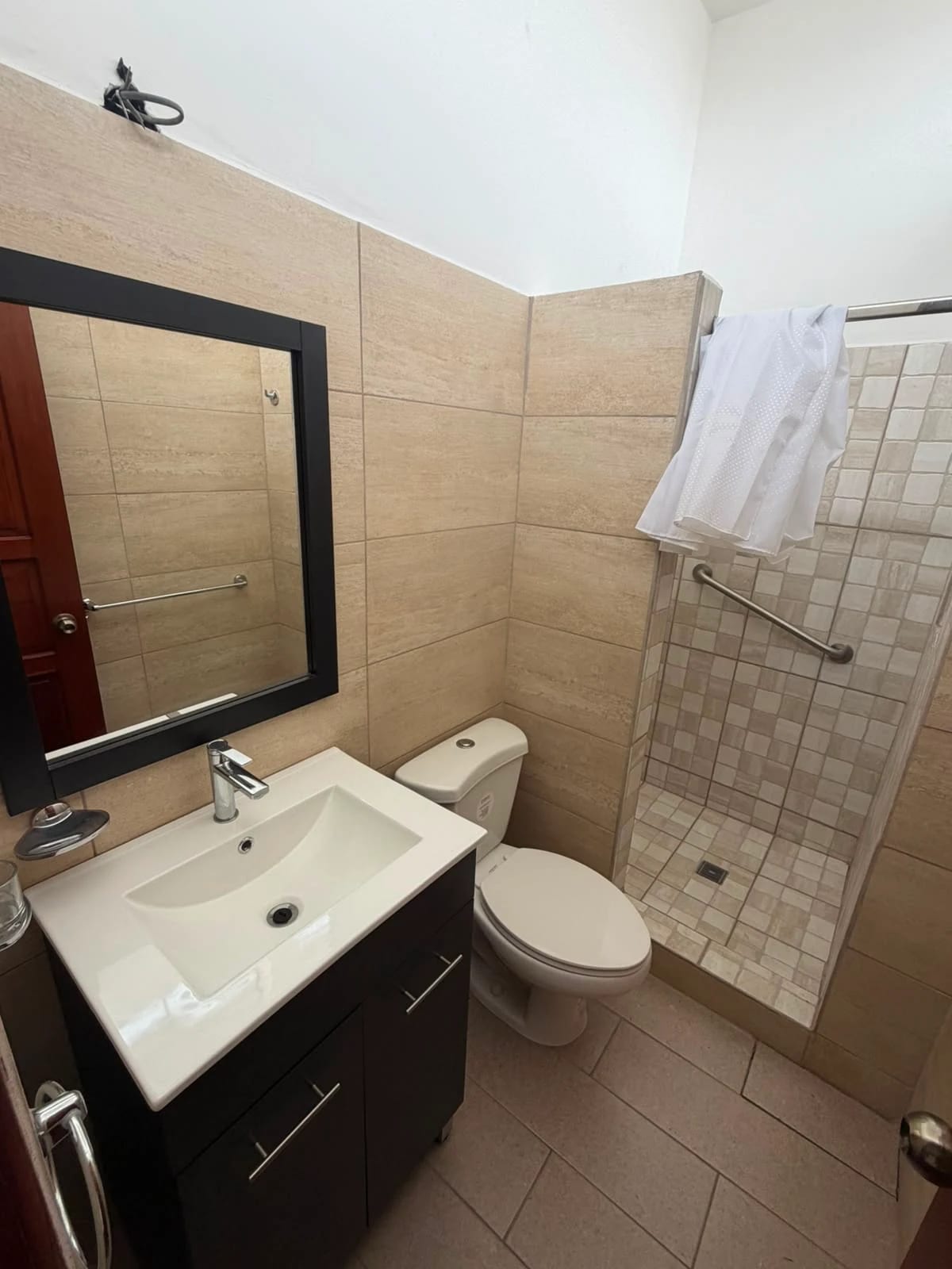 VENDO CASA ZONA 1 POR LA IGLESIA LA RECOLECCIÓN REF.6939 — Casa en Venta en Zona 1, Guatemala, Ciudad — foto 16 de 17