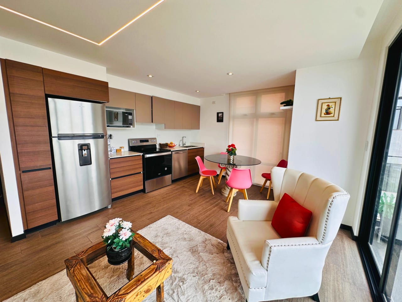 APARTAMENTO EN RENTA, EDIF. IQ 10, ZONA 10 - Image 2