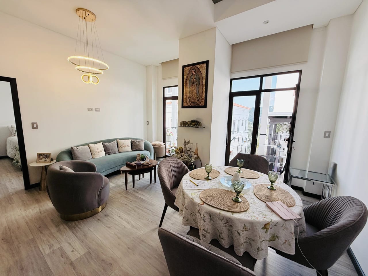 APARTAMENTO AMUEBLADO EN RENTA 92 MTS2, LIRIOS DE CAYALÁ 2