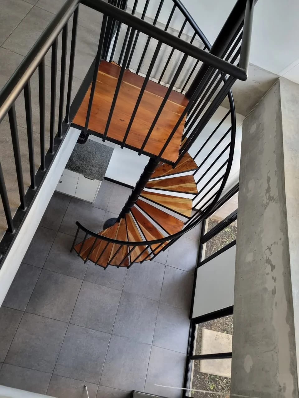 APARTAMENTO ESTUDIO EN VENTA, EDIFICIO FABRA 1 DORMITORIO Y JARDÍN, ZONA 10 — Apartamento en Venta en Fabra, Zona 10, Guatemala, Ciudad — foto 5 de 17