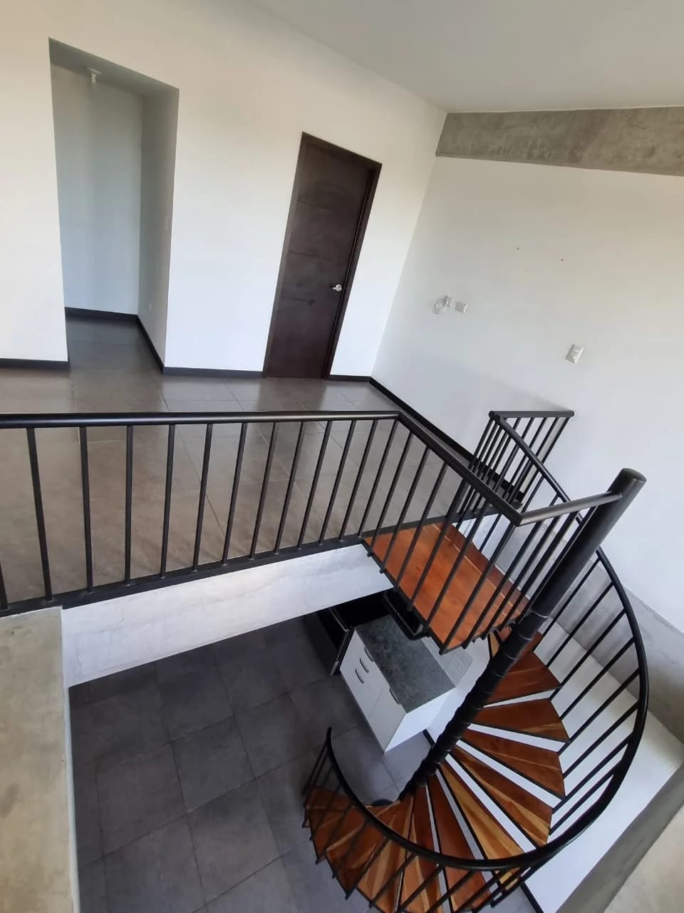 APARTAMENTO ESTUDIO EN VENTA, EDIFICIO FABRA 1 DORMITORIO Y JARDÍN, ZONA 10 — Apartamento en Venta en Fabra, Zona 10, Guatemala, Ciudad — foto 6 de 17