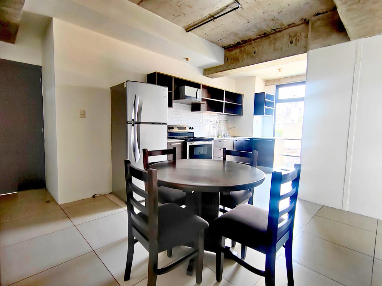 APARTAMENTO EDIF. RUE 3, ZONA 4 — Apartamento en Alquiler en Rue 3, Zona 4, Guatemala, Ciudad — foto 5 de 12