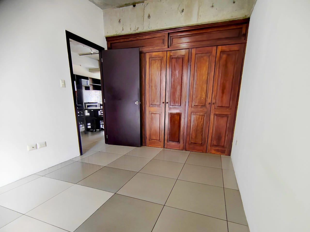 APARTAMENTO EDIF. RUE 3, ZONA 4 — Apartamento en Alquiler en Rue 3, Zona 4, Guatemala, Ciudad — foto 8 de 12