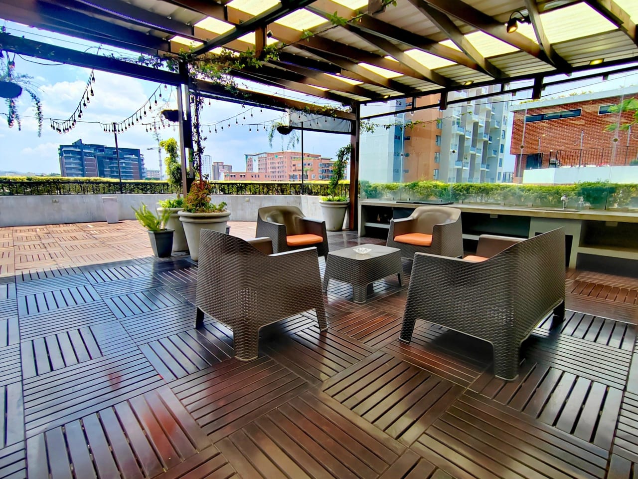 APARTAMENTO EDIF. RUE 3, ZONA 4 — Apartamento en Alquiler en Rue 3, Zona 4, Guatemala, Ciudad — foto 10 de 12