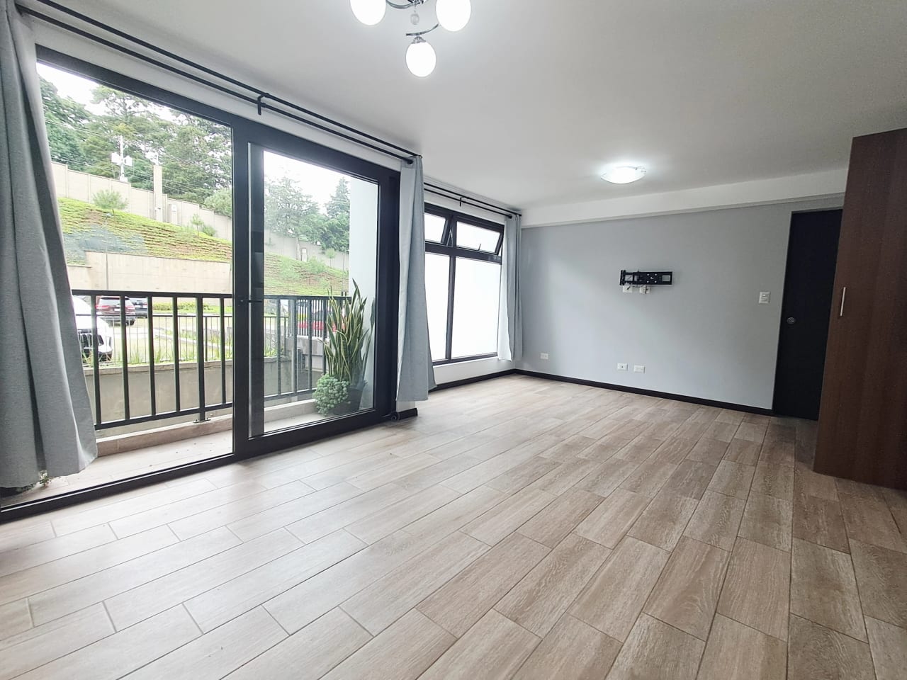APARTAMENTO EDIFICIO NAGANO CON LÍNEA BLANCA 81 MTS2, PIEDRA PARADA, CRISTO REAL ZONA 16 — Apartamento en Alquiler en Zona 16, Guatemala, Ciudad — foto 1 de 17