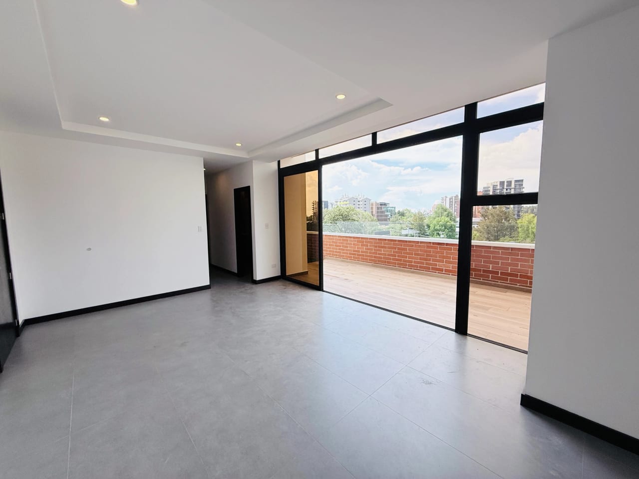 APARTAMENTO PARA ESTRENAR 3 HABS. 119Mts2 EDIF. Arles ZONA 15 — Apartamento en Alquiler en Arles, Zona 15, Guatemala, Ciudad — foto 1 de 17