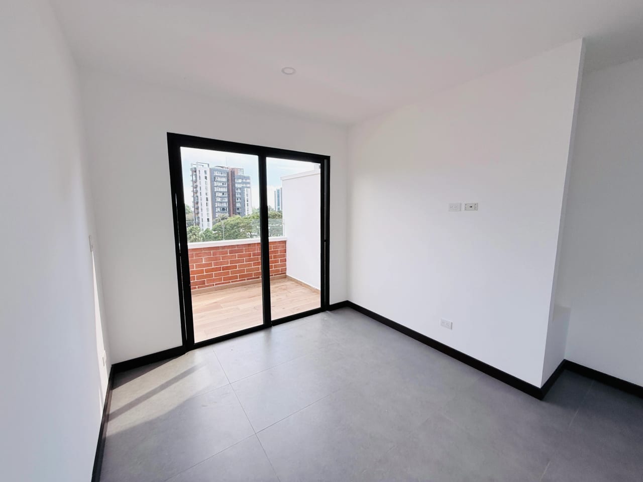 APARTAMENTO PARA ESTRENAR 3 HABS. 119Mts2 EDIF. Arles ZONA 15 — Apartamento en Alquiler en Arles, Zona 15, Guatemala, Ciudad — foto 8 de 17