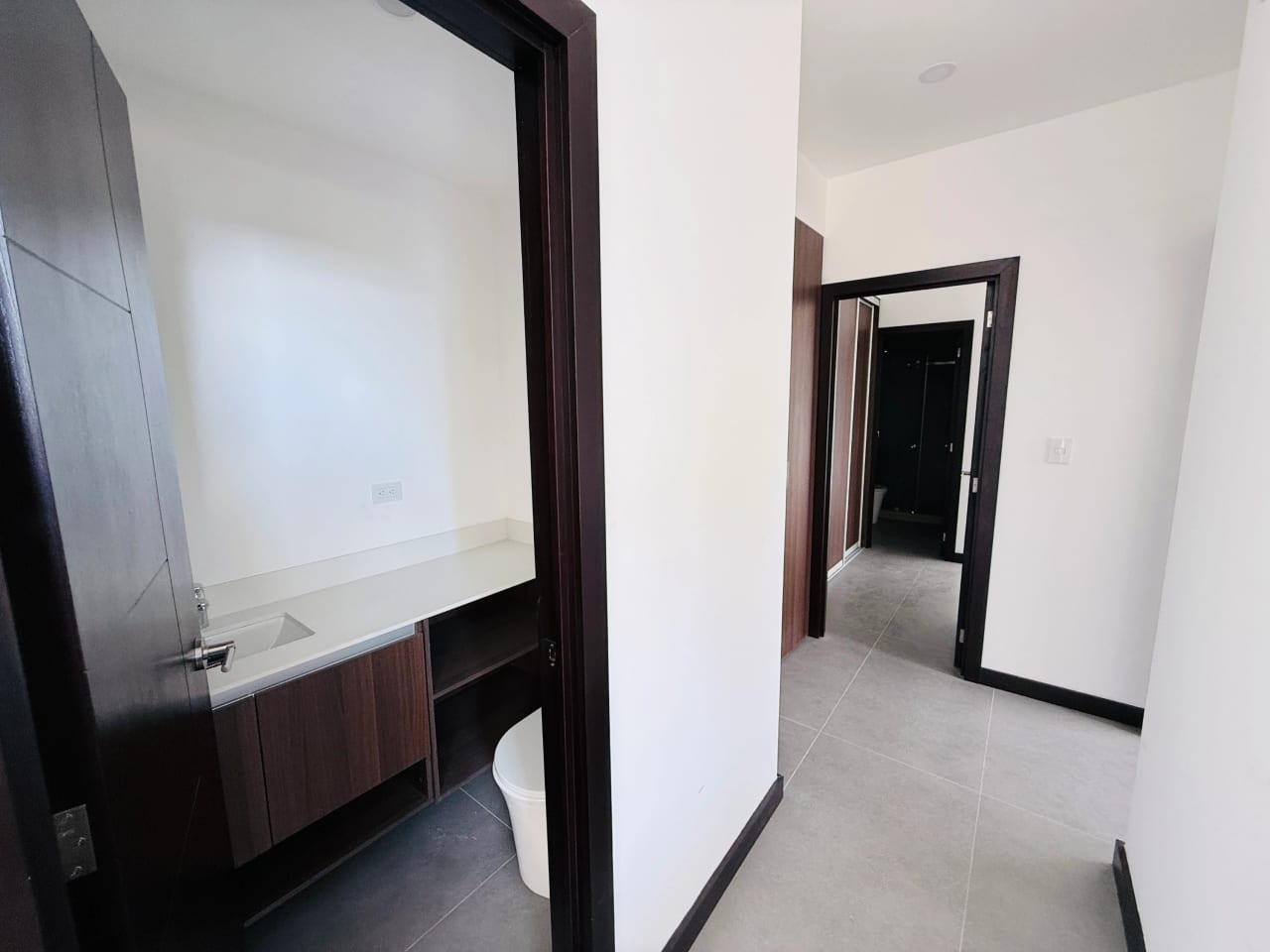 APARTAMENTO IDEAL PARA INVERSIÓN 2 HABS. 92Mts2 EDIF. Arles ZONA 15 — Apartamento en Venta en Arles, Zona 15, Guatemala, Ciudad — foto 4 de 17