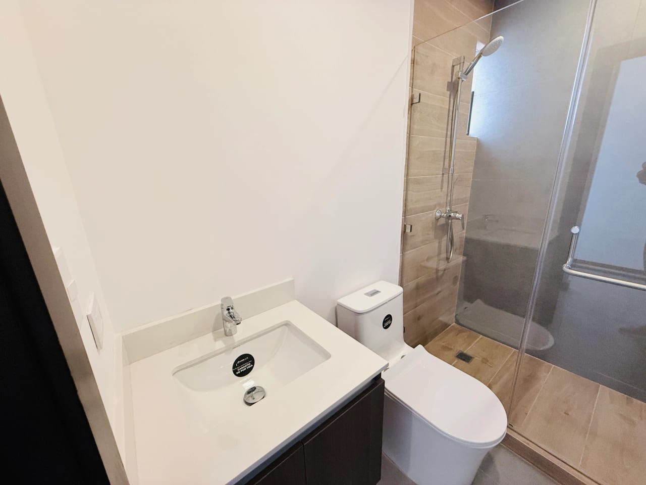 APARTAMENTO C/ JARDÍN PARA ESTRENAR 3 HABS. EDIF. Arles ZONA 15 — Apartamento en Venta en Arles, Zona 15, Guatemala, Ciudad — foto 6 de 17