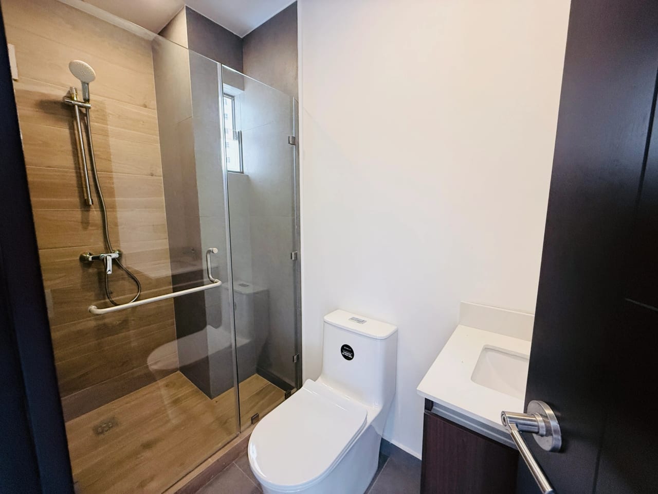 APARTAMENTO C/ JARDÍN PARA ESTRENAR 3 HABS. EDIF. Arles ZONA 15 — Apartamento en Venta en Arles, Zona 15, Guatemala, Ciudad — foto 13 de 17