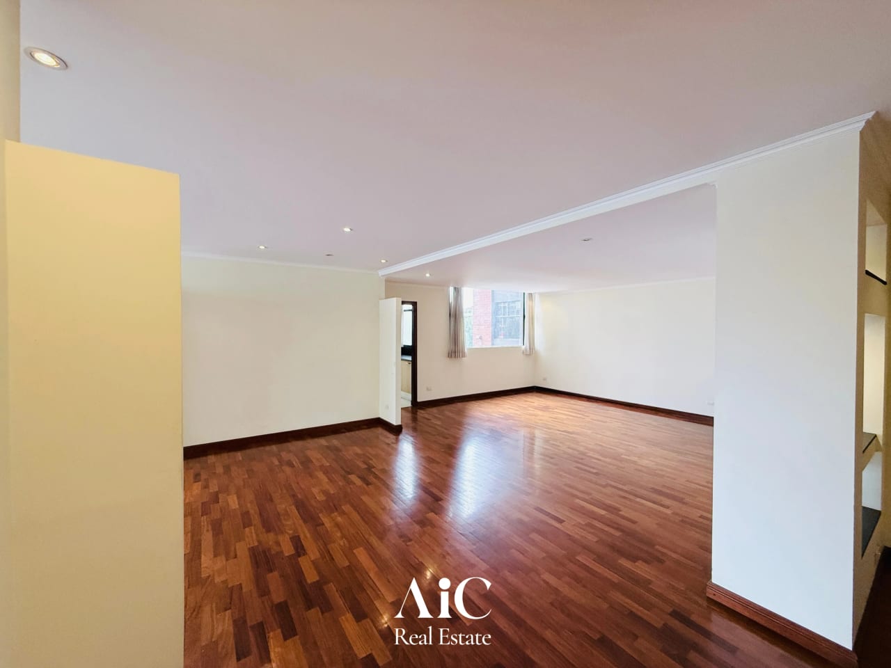 Apartamento Amplio con Balcón 2 Habitaciones. Quinta Bella Norte, Z. 1 — Apartamento en Alquiler en Quinta Bella, Zona 14, Guatemala, Ciudad — foto 3 de 17
