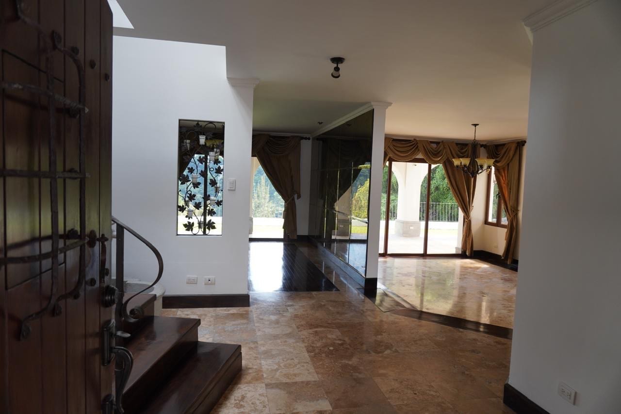 Casa Venta el Prado Zona 10 — Casa en Venta en Santa Catarina Pinula, Guatemala, Ciudad — foto 6 de 15
