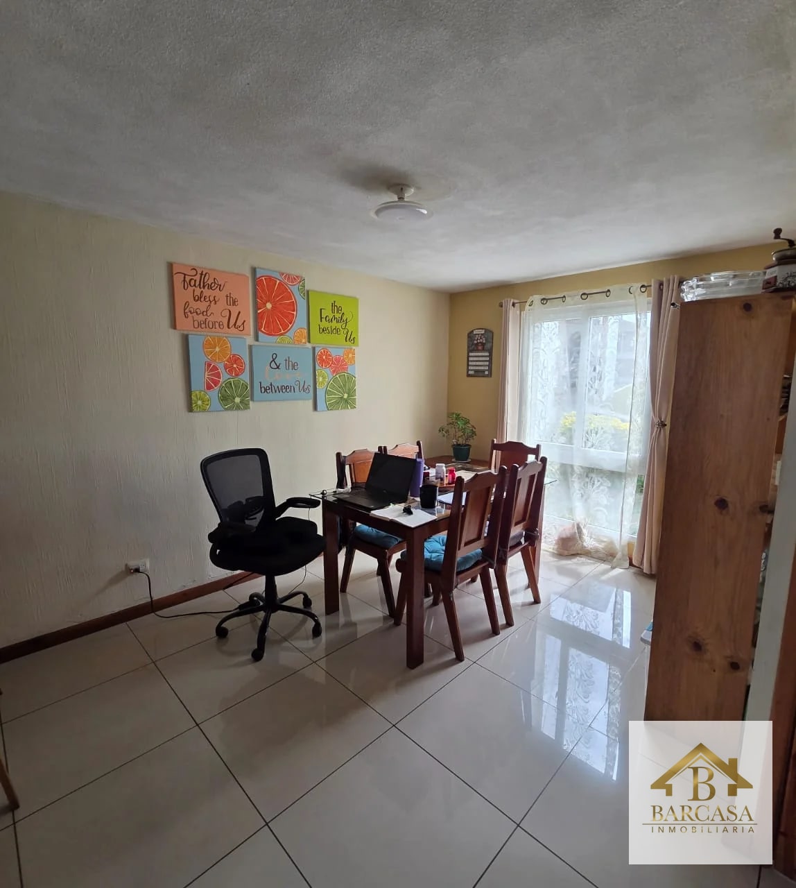 Se vende casa en Arrazola Country club km 16.5 CAES, entrada a Olmeca, Carretera a lo de Dieguez. 4 habitaciones mas estudio. - 3