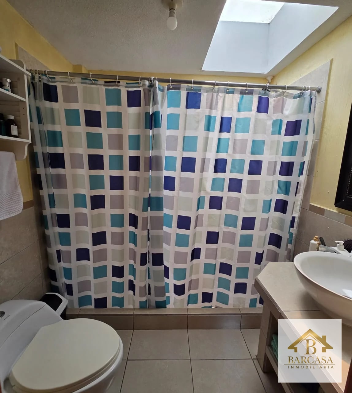 Se vende casa en Arrazola Country club km 16.5 CAES, entrada a Olmeca, Carretera a lo de Dieguez. 4 habitaciones mas estudio. - 13