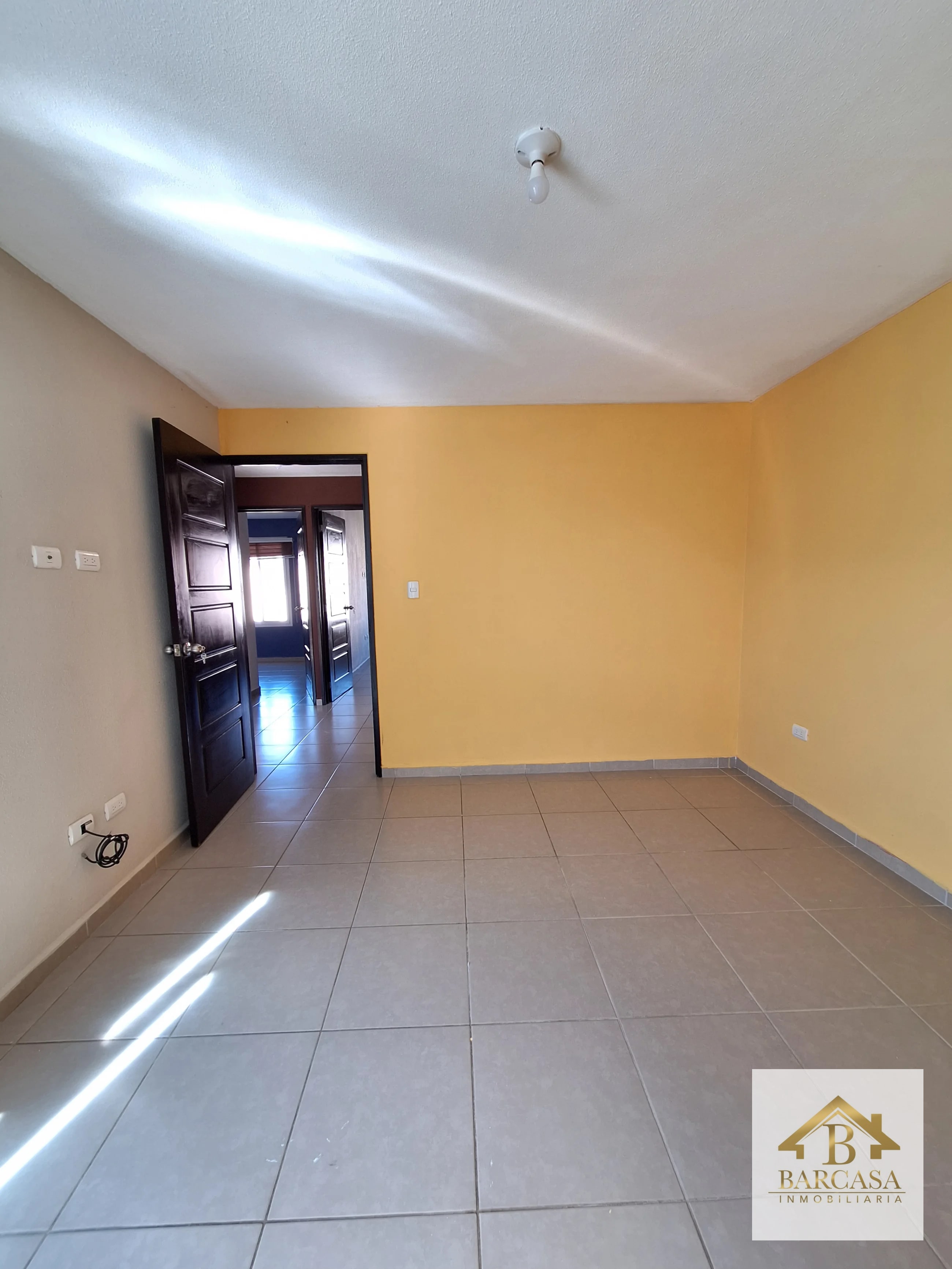 Se vende casa km 30 carretera al salvador. 4 habitaciones condominio con piscinas — Casa en Venta en Alamedas de Santo Domingo, Carretera a El Salvador, Guatemala, Ciudad — foto 10 de 16