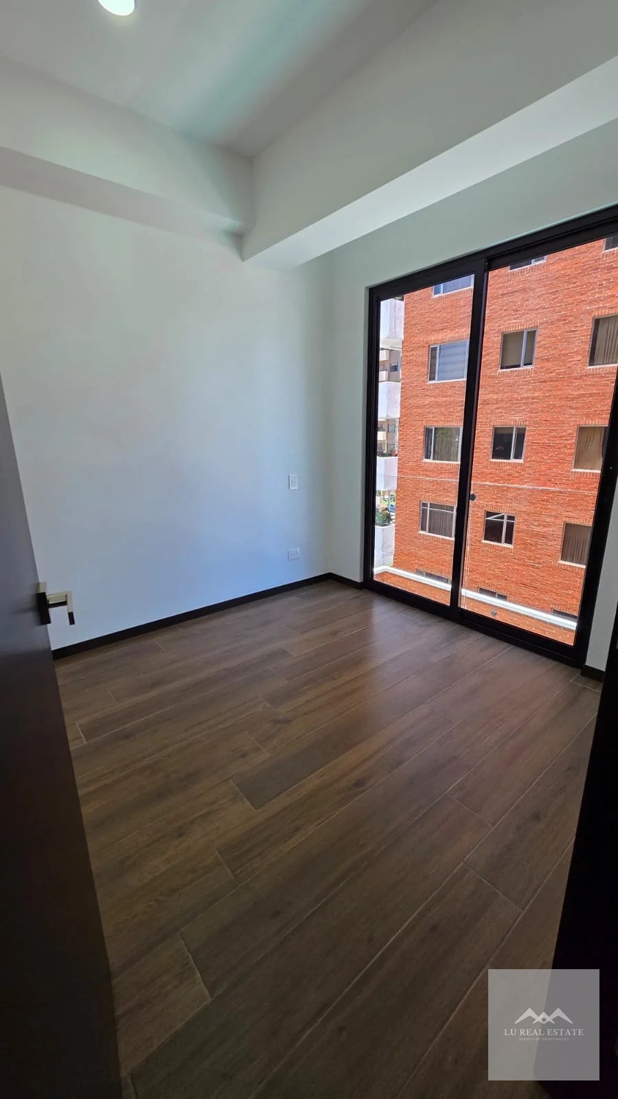 Apartamento de una habitación en z10 - 6