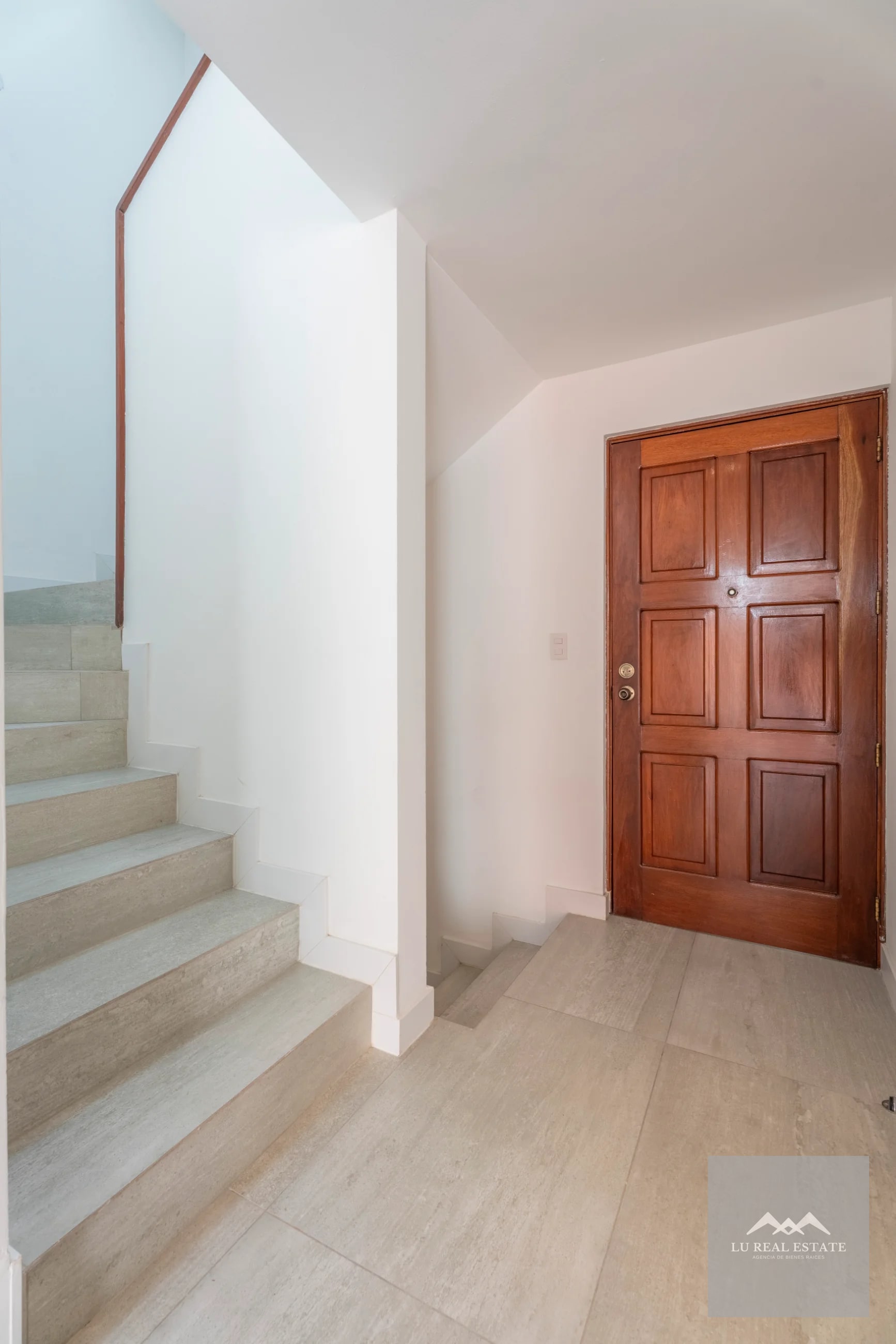 Casa en venta en z10 — Casa en Venta en Zona 10, Guatemala, Ciudad — foto 3 de 13