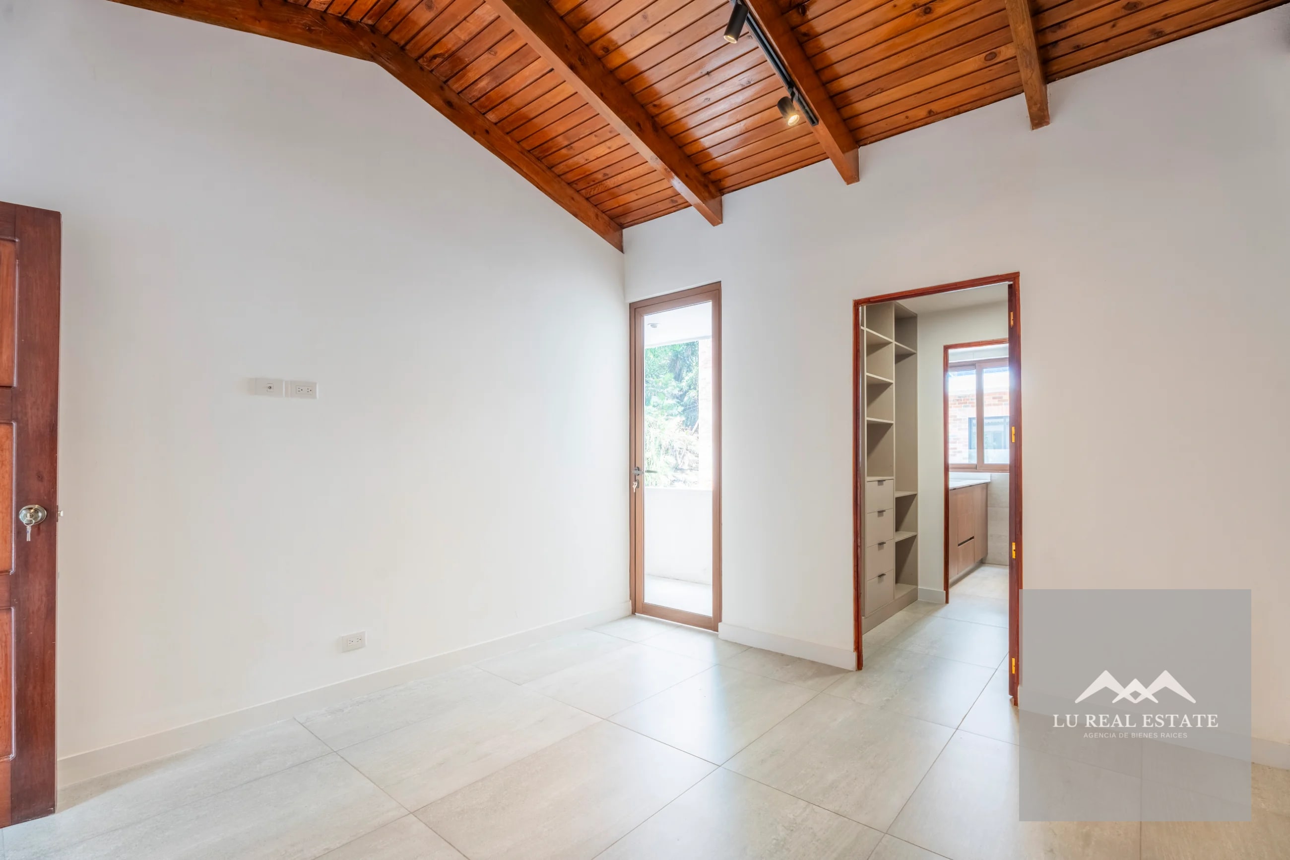 Casa en venta en z10 — Casa en Venta en Zona 10, Guatemala, Ciudad — foto 4 de 13