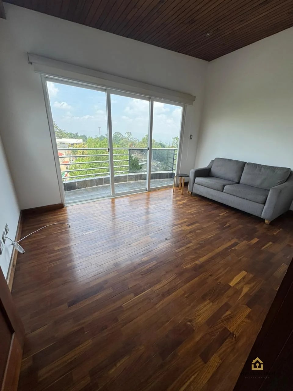 Rento Apto Q5,700 | Zona 16 | Edificio Lindora Loft | Amueblado y Equipado — Apartamento en Alquiler en La Montaña, Zona 16, Guatemala, Ciudad — foto 1 de 17