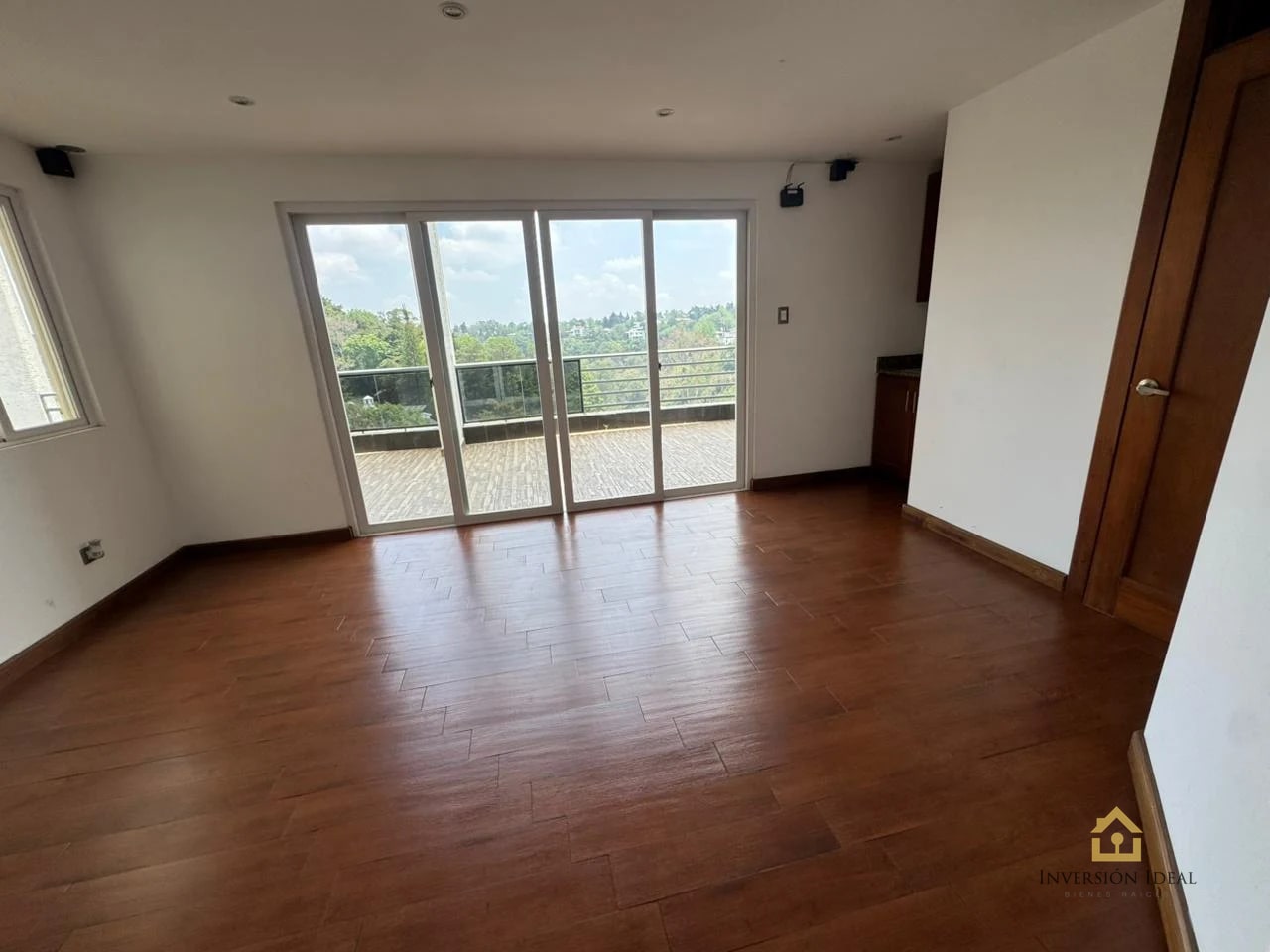 Rento Apto Q5,700 | Zona 16 | Edificio Lindora Loft | Amueblado y Equipado — Apartamento en Alquiler en La Montaña, Zona 16, Guatemala, Ciudad — foto 10 de 17
