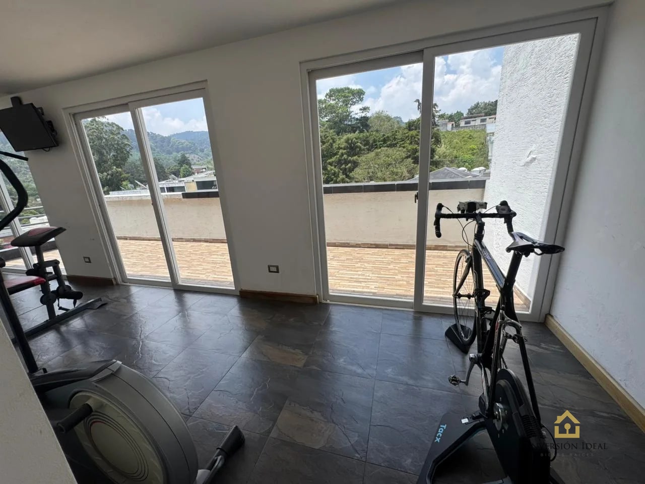 Rento Apto Q5,700 | Zona 16 | Edificio Lindora Loft | Amueblado y Equipado — Apartamento en Alquiler en La Montaña, Zona 16, Guatemala, Ciudad — foto 15 de 17