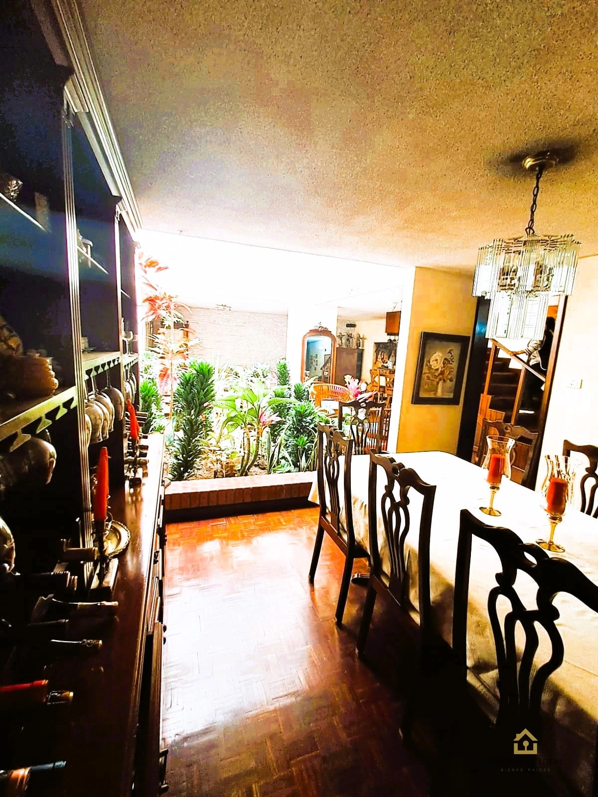 Vendo casa 3 hab + cuarto de servicio zona 10 — Casa en Venta en Zona 10, Guatemala, Ciudad — foto 2 de 17