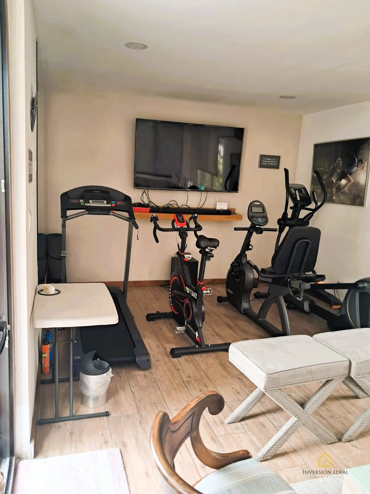 Vendo casa 3 hab + cuarto de servicio zona 10 — Casa en Venta en Zona 10, Guatemala, Ciudad — foto 15 de 17