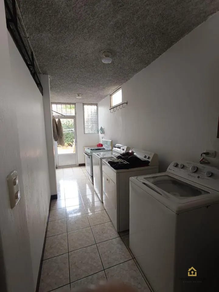 Vendo casa en zona 16 Colonia Lourdes 5 Habitaciones $545,000 — Casa en Venta en Lourdes, Zona 16, Guatemala, Ciudad — foto 6 de 17