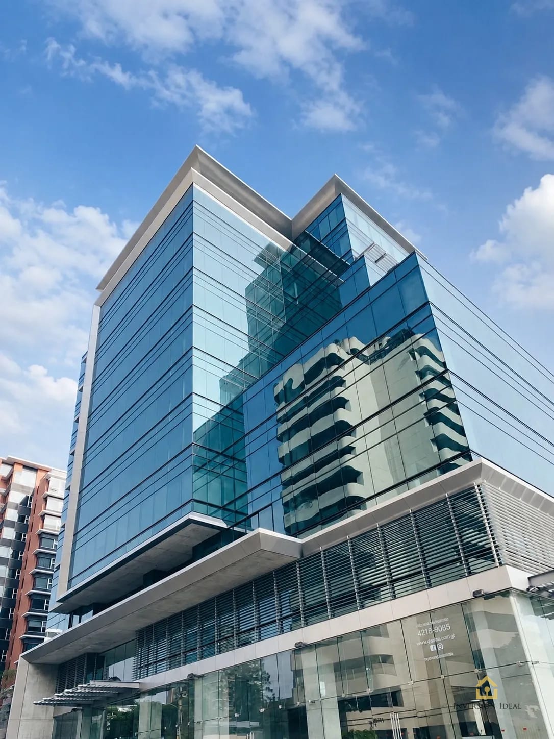 Oficinas en renta | $6,176 | 294 mts2 | Óptima, Zona 10 — Oficina en Alquiler en Optima Centro de Negocios, Zona 10, Guatemala, Ciudad — foto 9 de 10