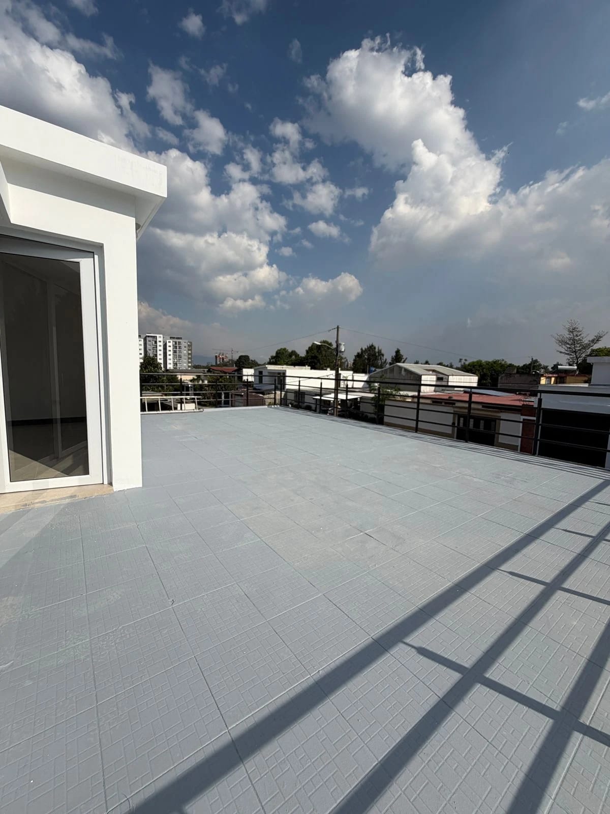 CASA REMODELADA EN GRANAI II, ZONA 11 — Casa en Venta en Granai & Townson, Zona 11, Guatemala, Ciudad — foto 4 de 16