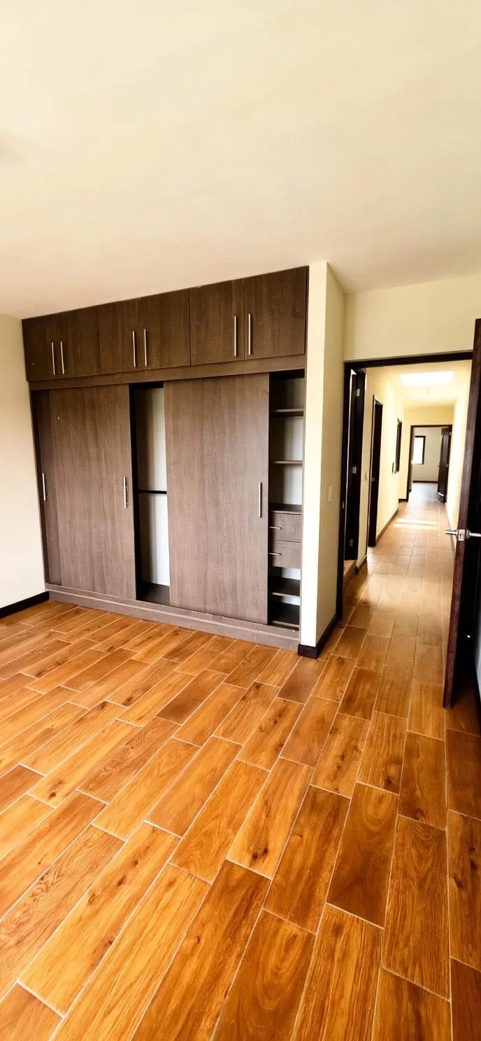 Casa Nueva en Venta Zona 16, Hacienda Real — Casa en Venta en Hacienda Real, Zona 16, Guatemala, Ciudad — foto 4 de 11
