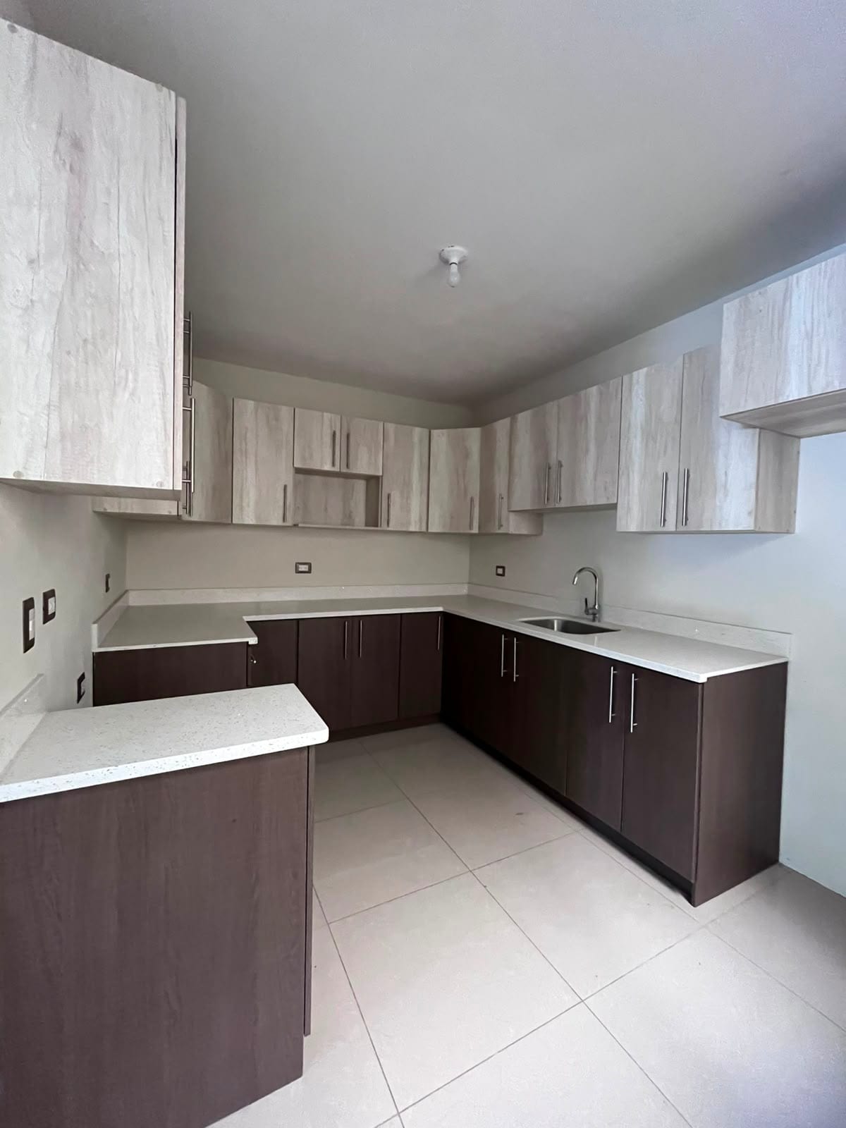 Para Estrenar Casa de 3 Habitaciones Zona 16 Puerta de Hierro — Casa en Venta en Hacienda Real, Zona 16, Guatemala, Ciudad — foto 4 de 17