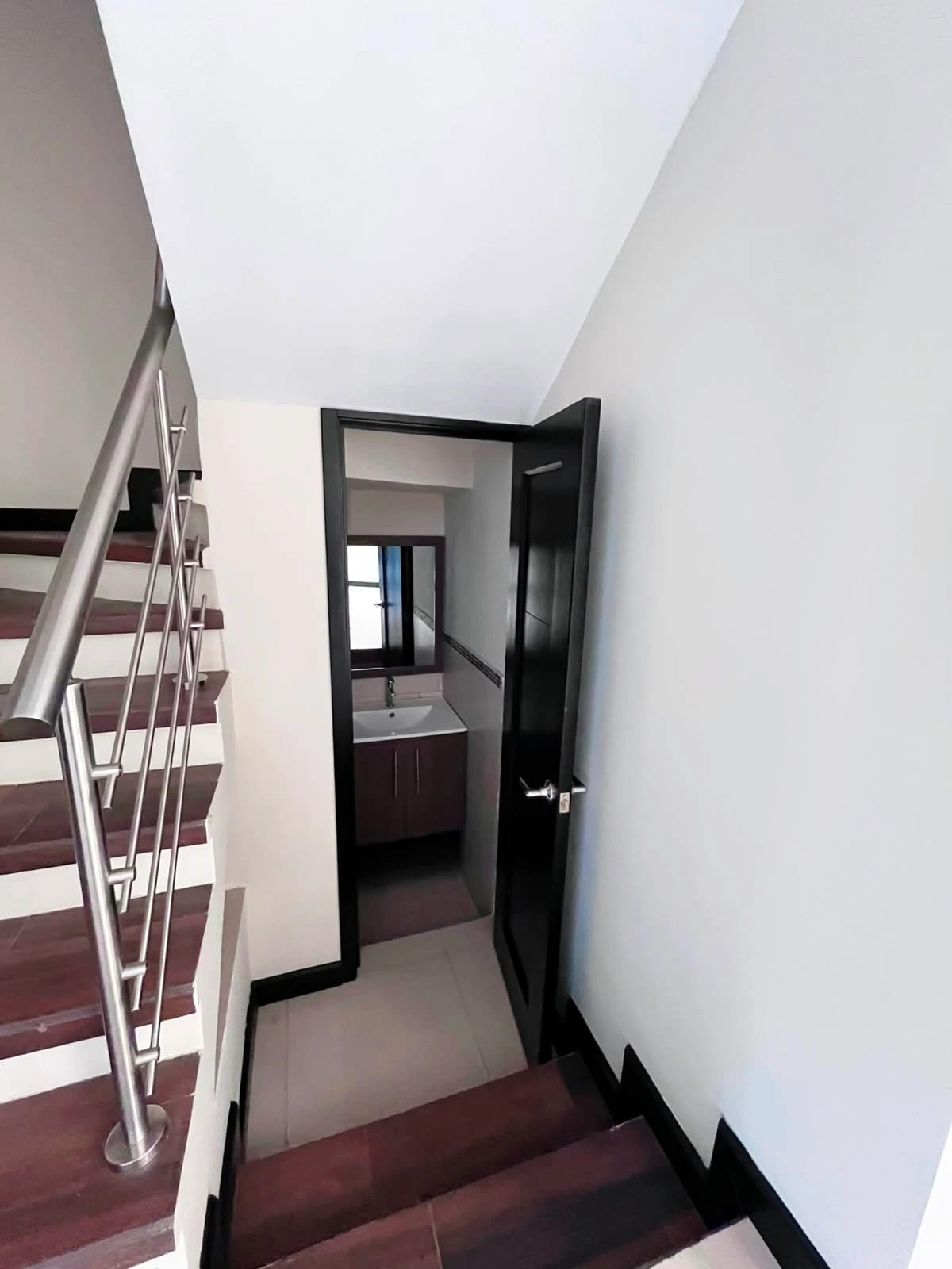 Casa NUEVA en VENTA zona 16 Puerta de Hierro, Hacienda Real — Casa en Venta en Puerta de Hierro, Zona 16, Guatemala, Ciudad — foto 4 de 11