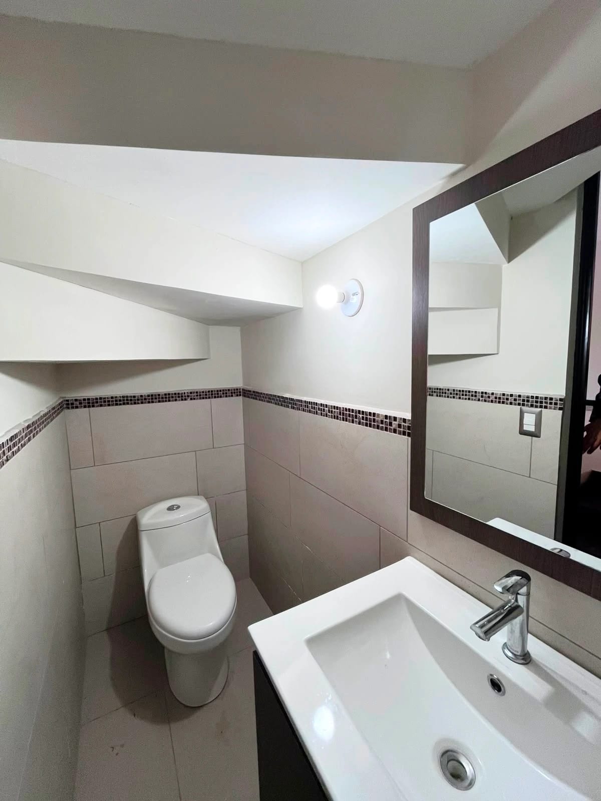Casa NUEVA en VENTA zona 16 Puerta de Hierro, Hacienda Real — Casa en Venta en Puerta de Hierro, Zona 16, Guatemala, Ciudad — foto 7 de 11